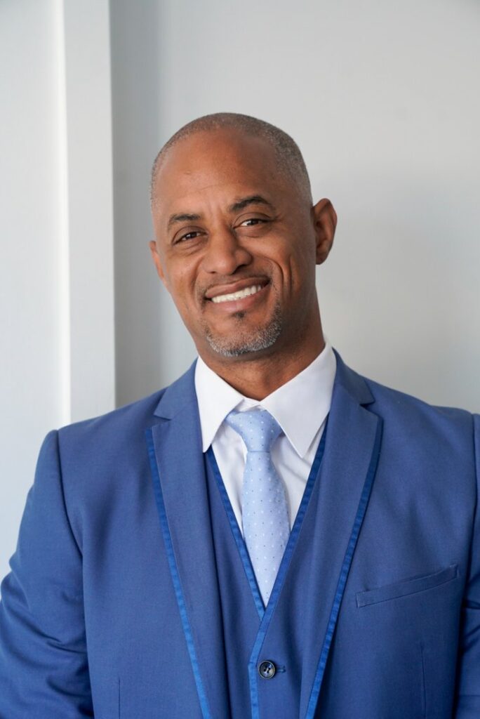 Oscar "Ofoesho" Roberts